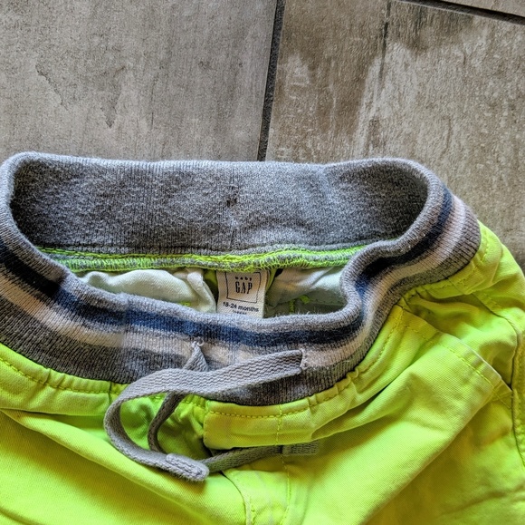 Baby Gap Neon Green Shorts - Picture 2 of 3